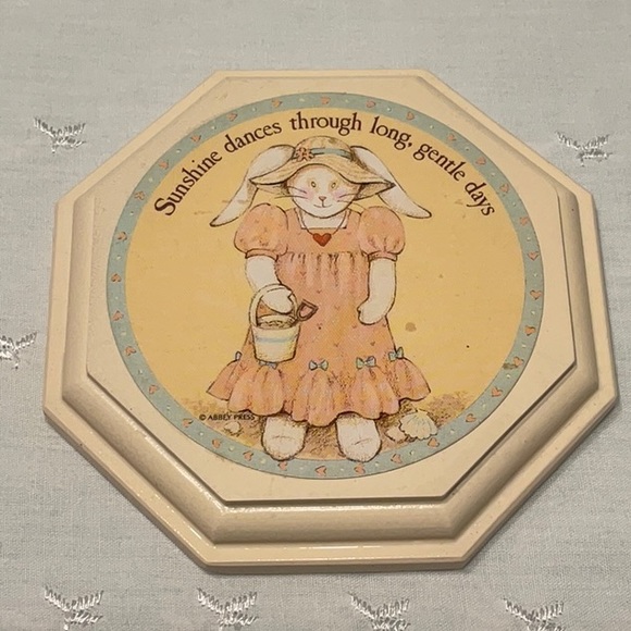 Abbey Press Bunny Rabbit Wall Plaque Made In U.S.A. - Picture 2 of 4